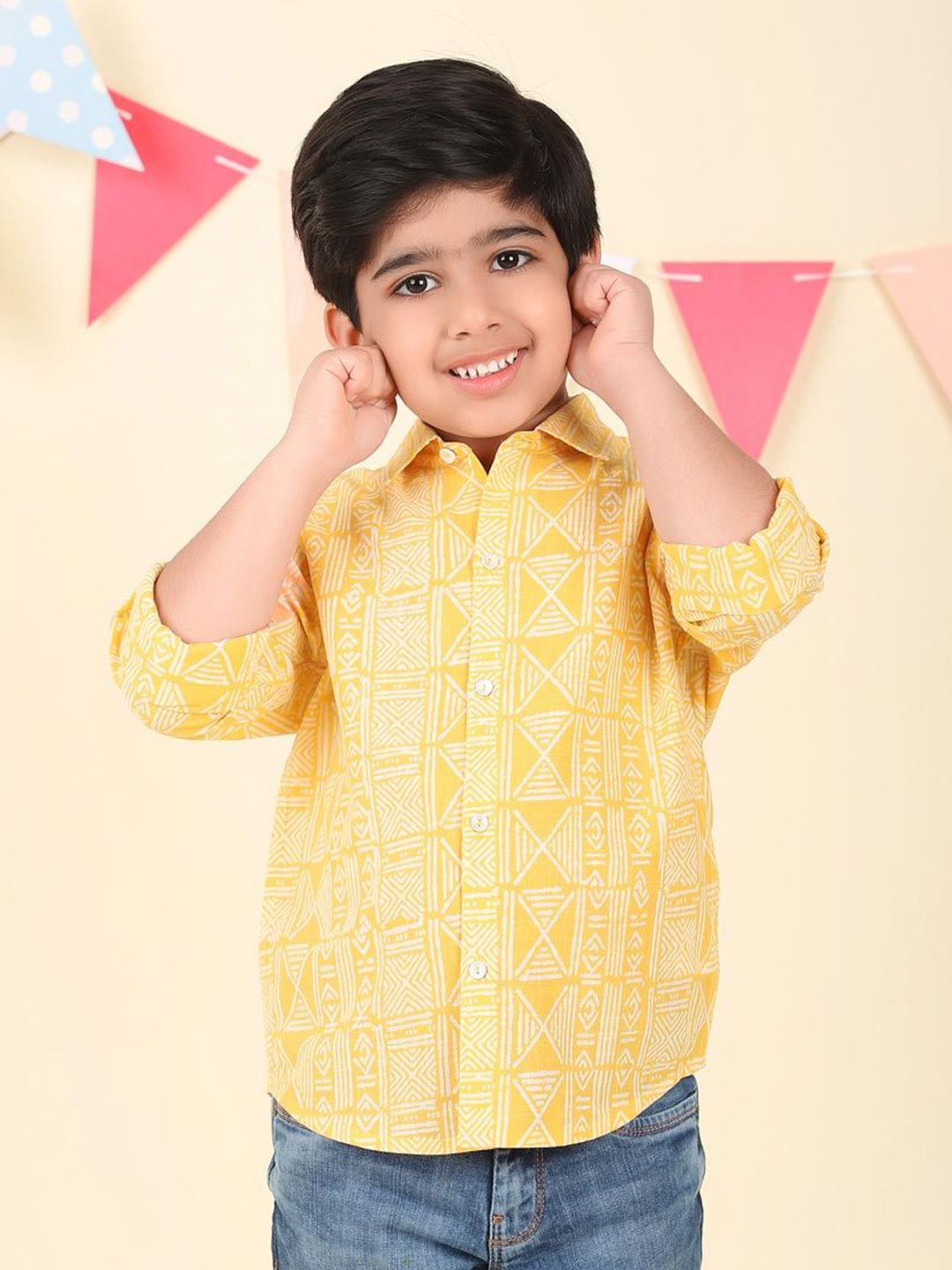 Fabindia Boys Spread Collar Geometric Printed Cotton Casual Shirt