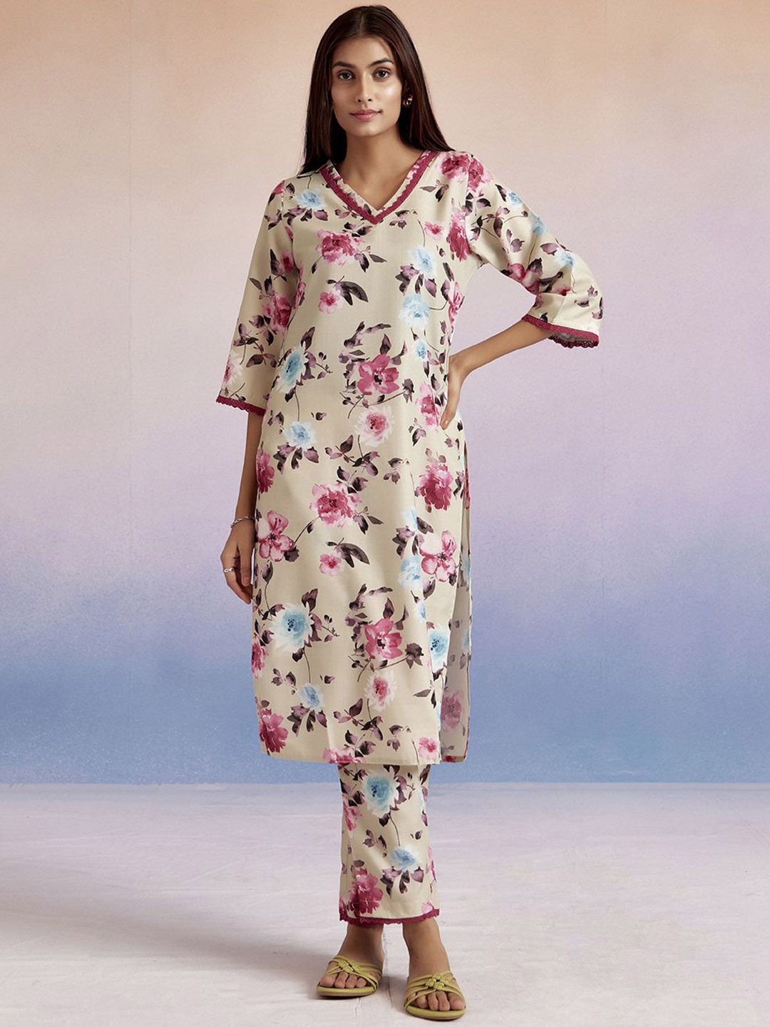 Jaipur Kurti Floral Printed V-Neck Straight Kurta With Trousers