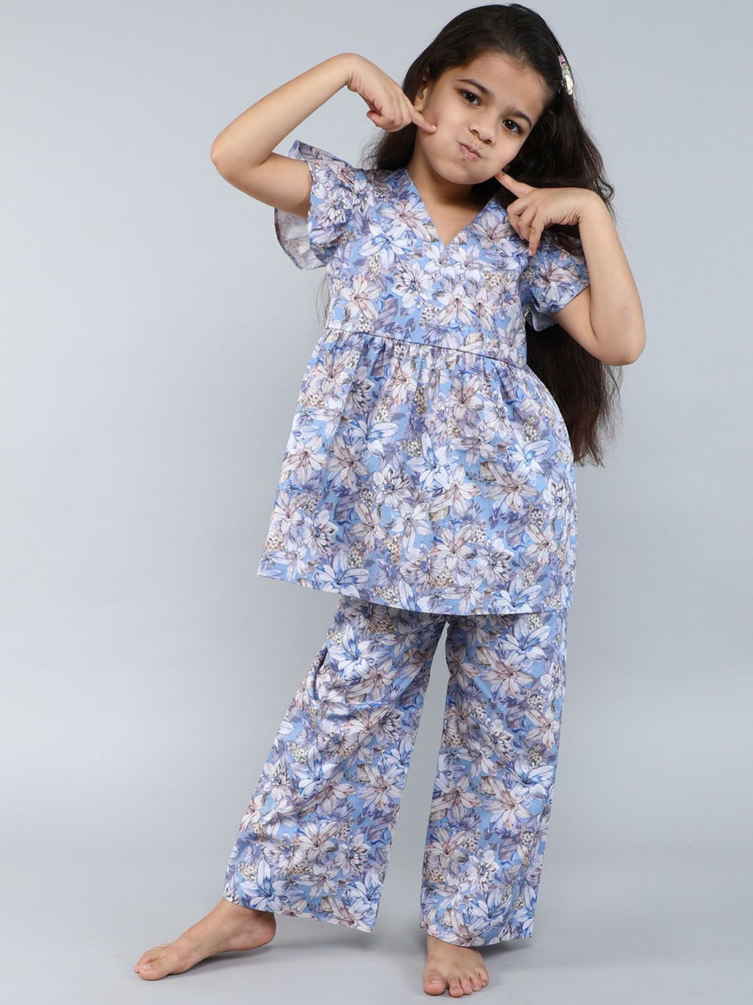 Little Clothings Girls Pure Cotton Floral Printed V-Neck Night suit