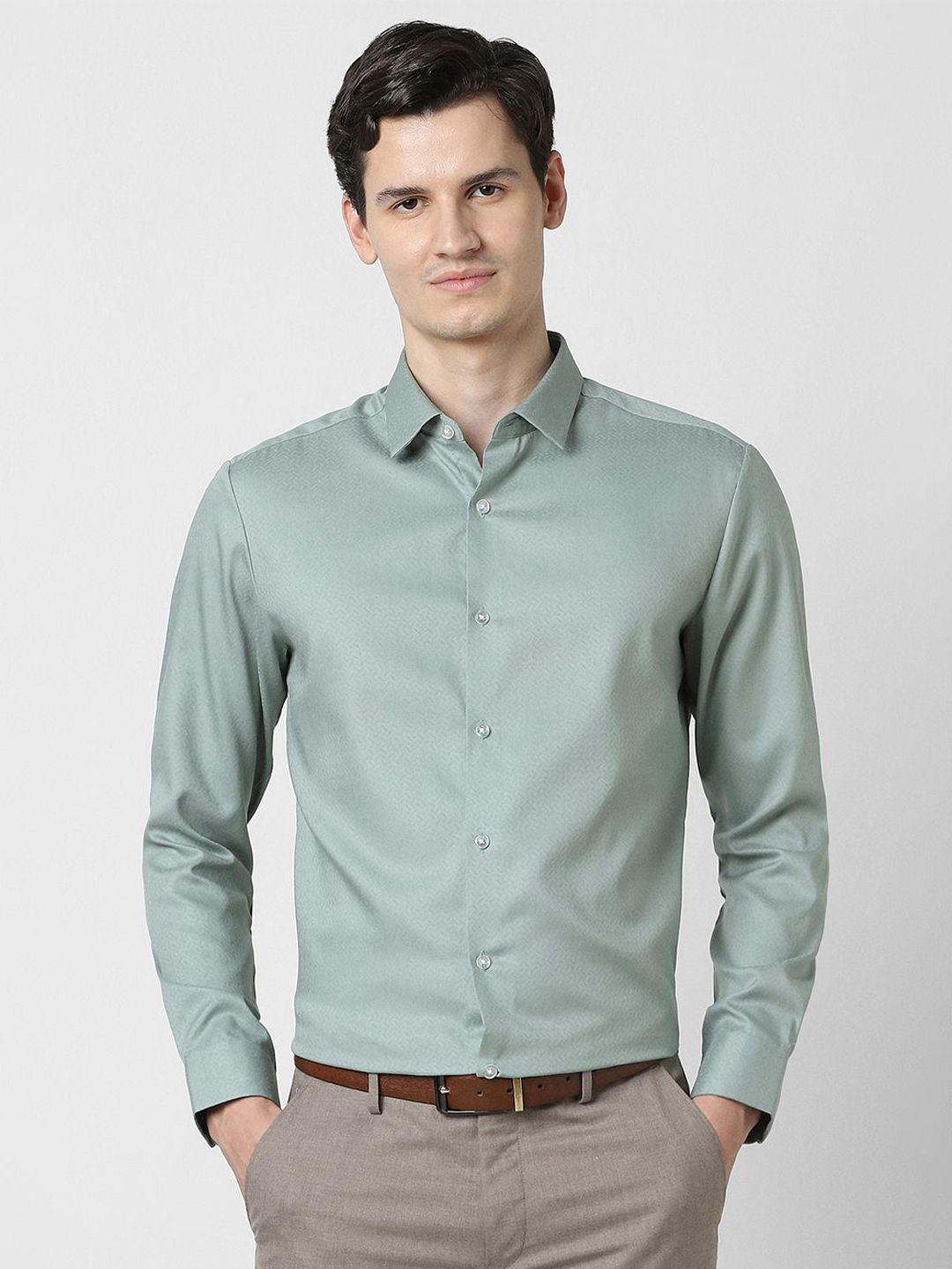 Peter England Elite Men Spread Collar Solid Cotton Formal Shirt