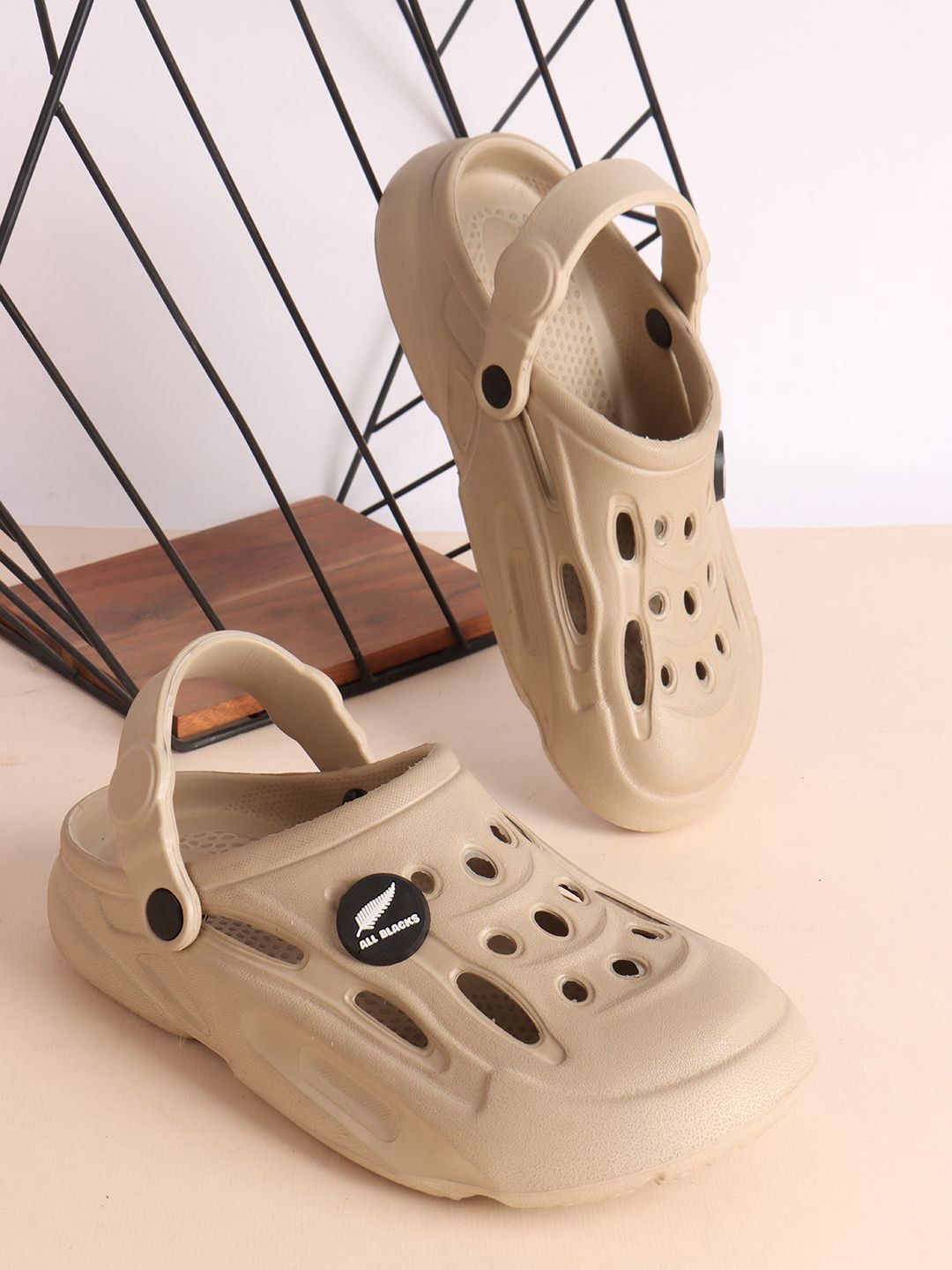 AROOM Men Lightweight & Comfortable Clogs