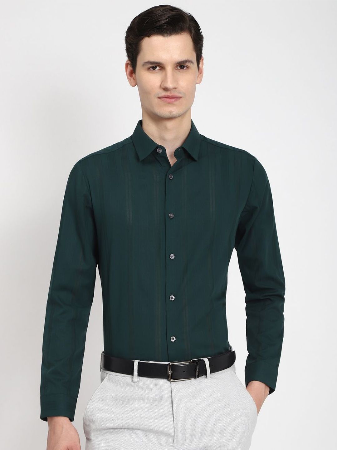 Peter England Elite Men Spread Collar Vertical Striped Cotton Formal Shirt