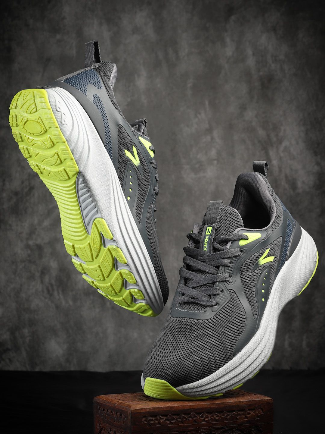Action Men Mesh Running Lace-Ups Non-Marking Shoes