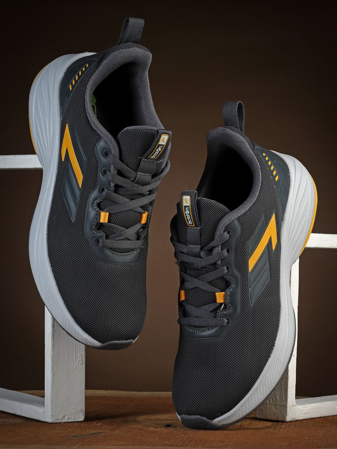 Action Men Mesh Lace-Ups Running Non-Marking Shoes
