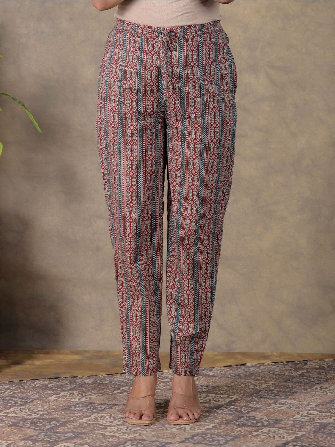 Aramya Women Ethnic Motifs Striped Regular Fit Cigarette Trousers