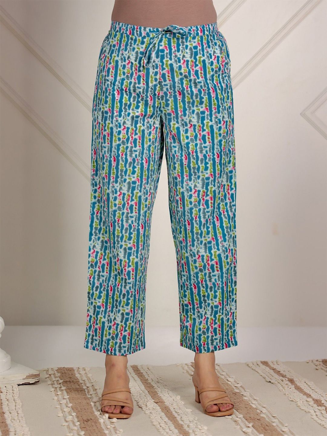 Aramya Women Printed Cotton Mid-Rise Cropped Trousers