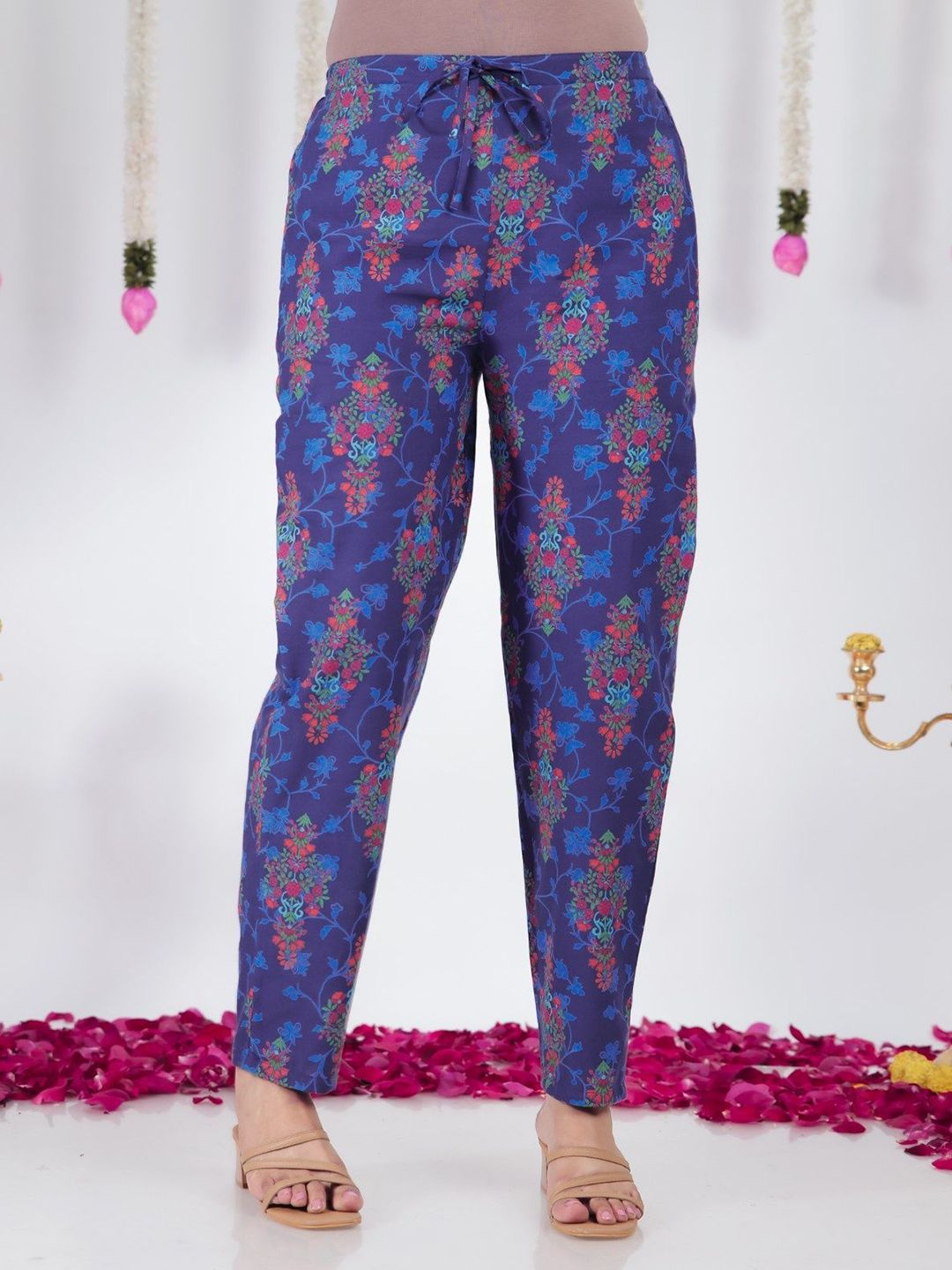 Aramya Women Floral Printed Straight Fit Mid-Rise Cotton Regular Trousers