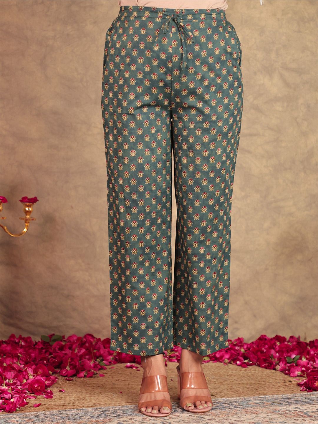 Aramya Women Floral Printed Soft Cotton Mid-Rise Trousers