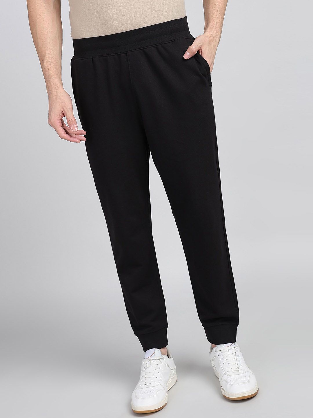 Alan Jones Men Mid Rise Joggers