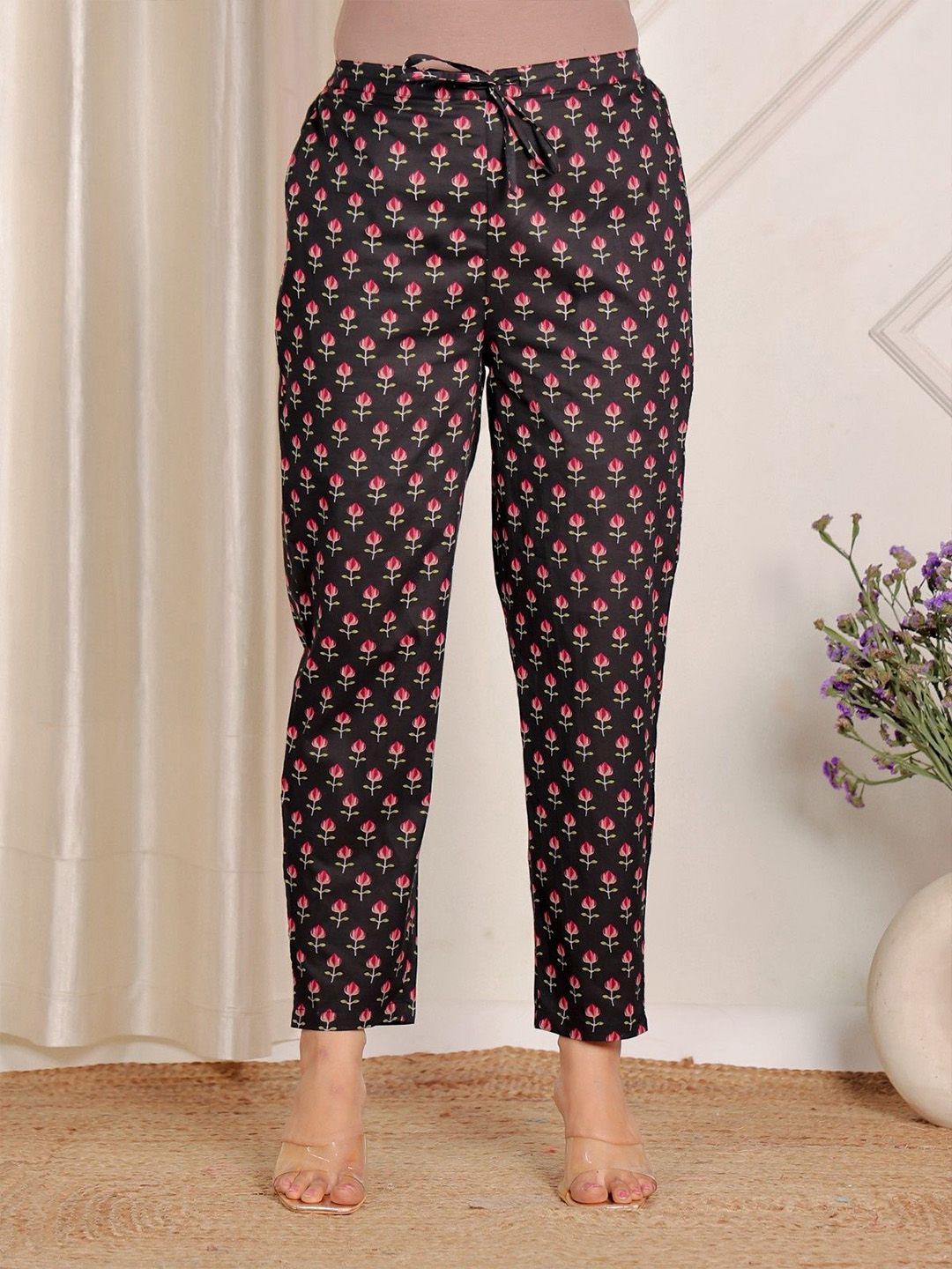Aramya Women Floral Printed Mid-Rise Slim Fit Cigarette Trousers