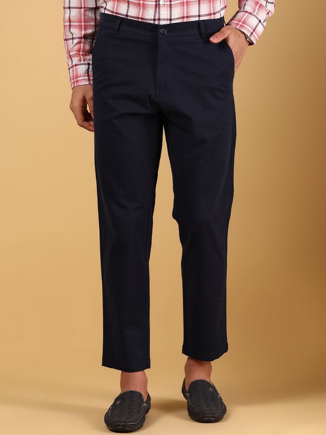 V-Mart Men Mid-Rise Slim Fit Chinos