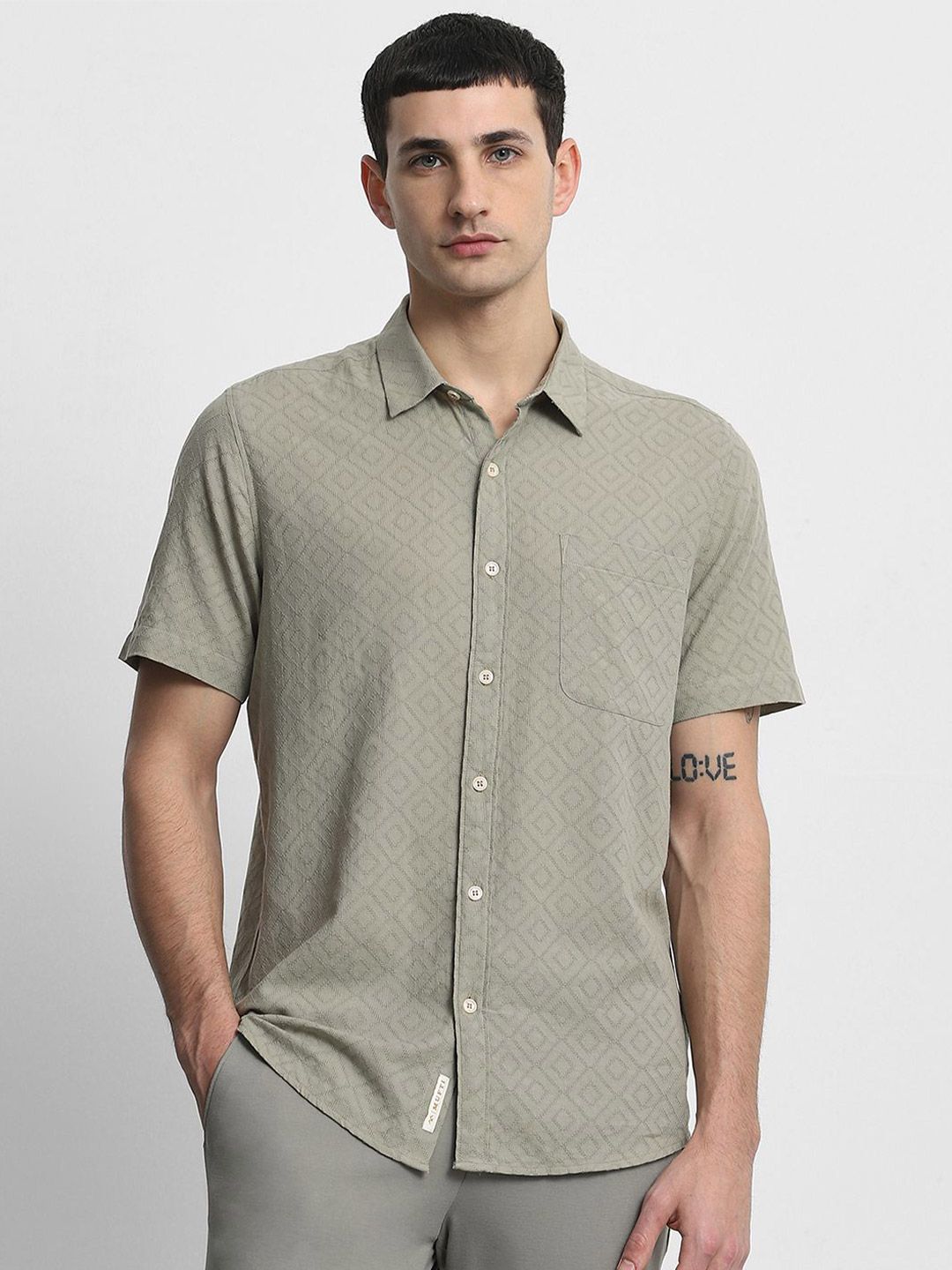 Mufti Men Textured Spread Collar Cotton Casual Shirt