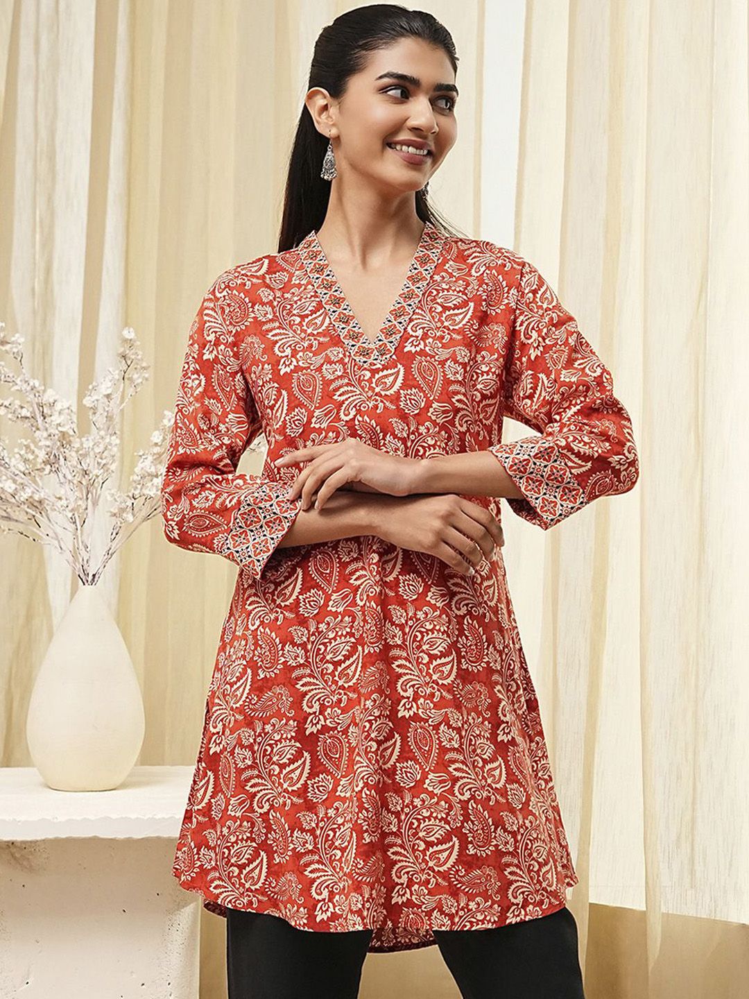 Biba Biba Paisley Printed V-Neck A-Line Short Kurta