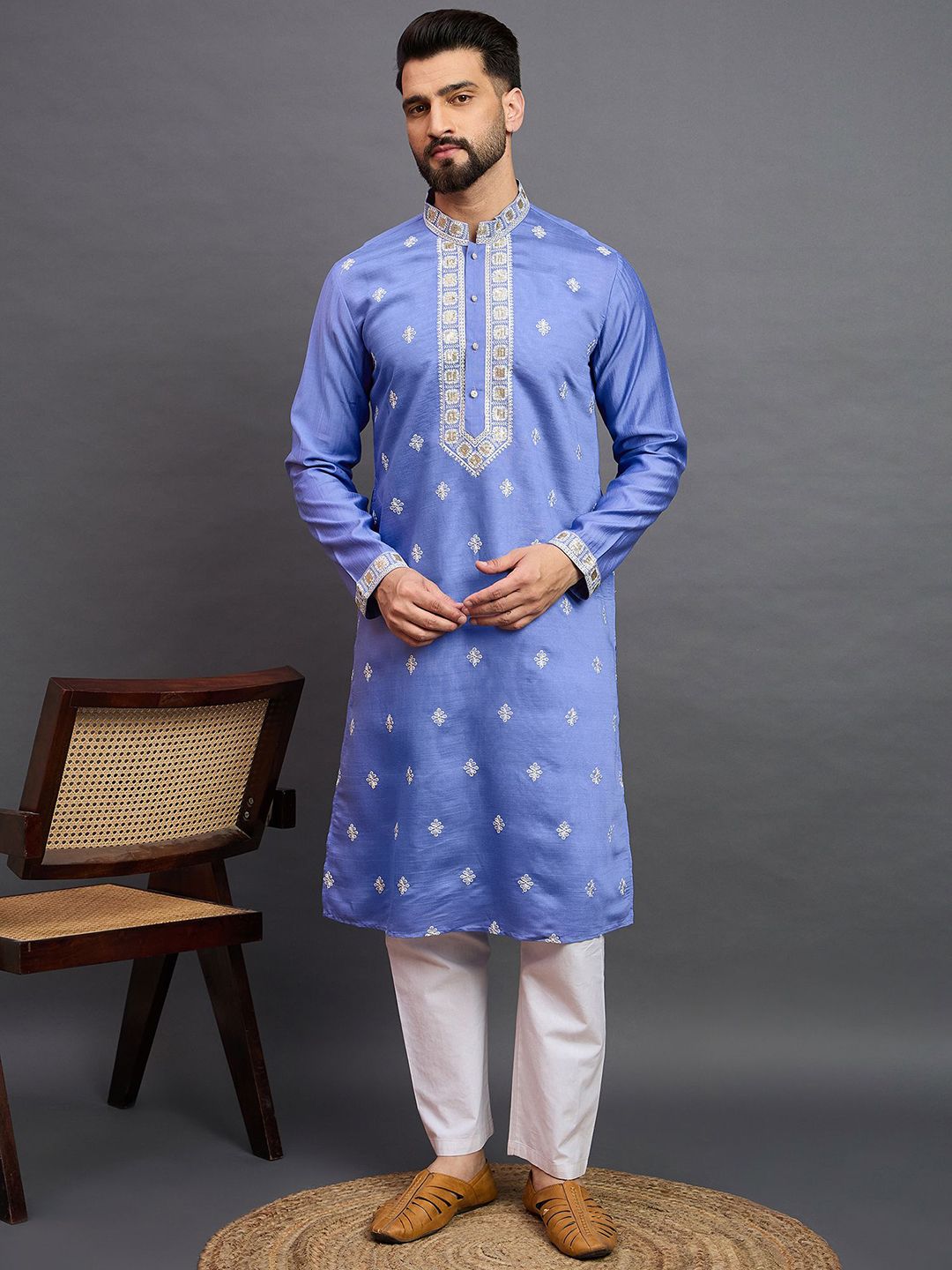 House of Pataudi Floral Embroidered Mandarin Collar Thread Work Straight Kurta