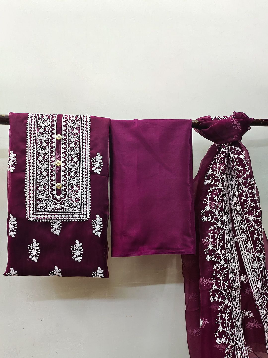 HERE&NOW Floral Embroidered Thread Work Organza Unstitched Dress Material