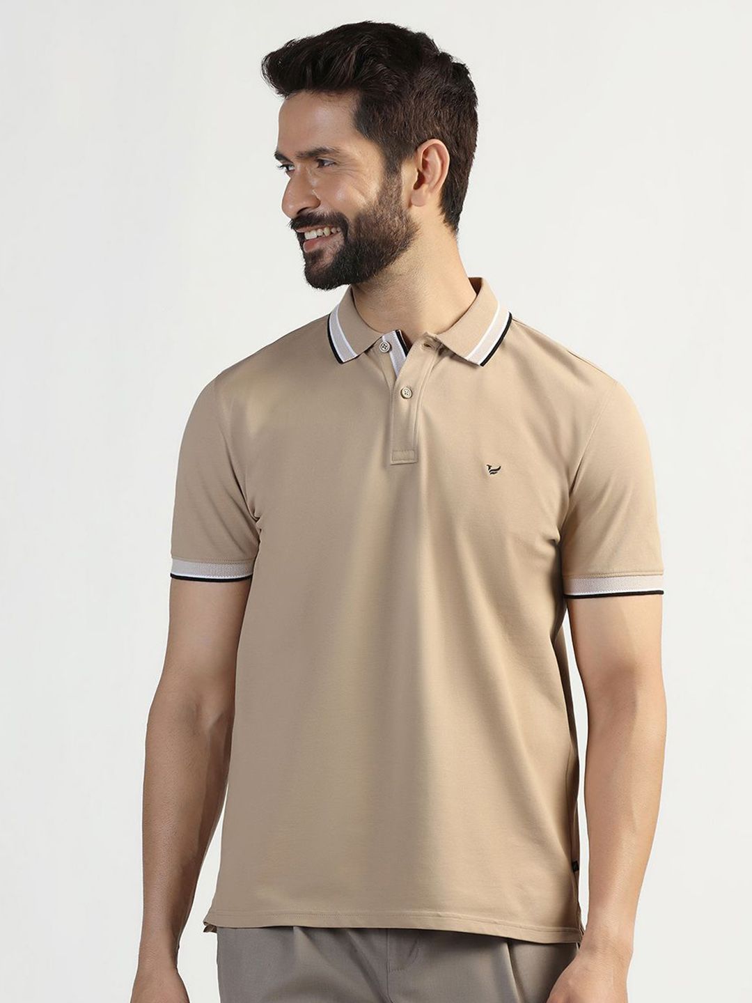 Blackberrys Men V-Neck Drop-Shoulder Sleeves Pockets Slim Fit T-shirt