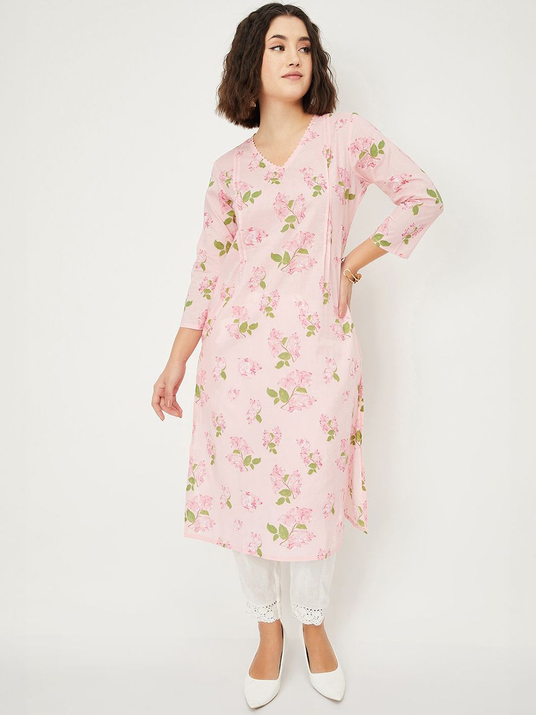max Women Floral Embroidered Sequinned Kurta