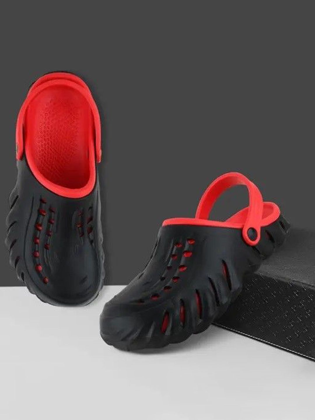 DRACKFOOT Men Clogs