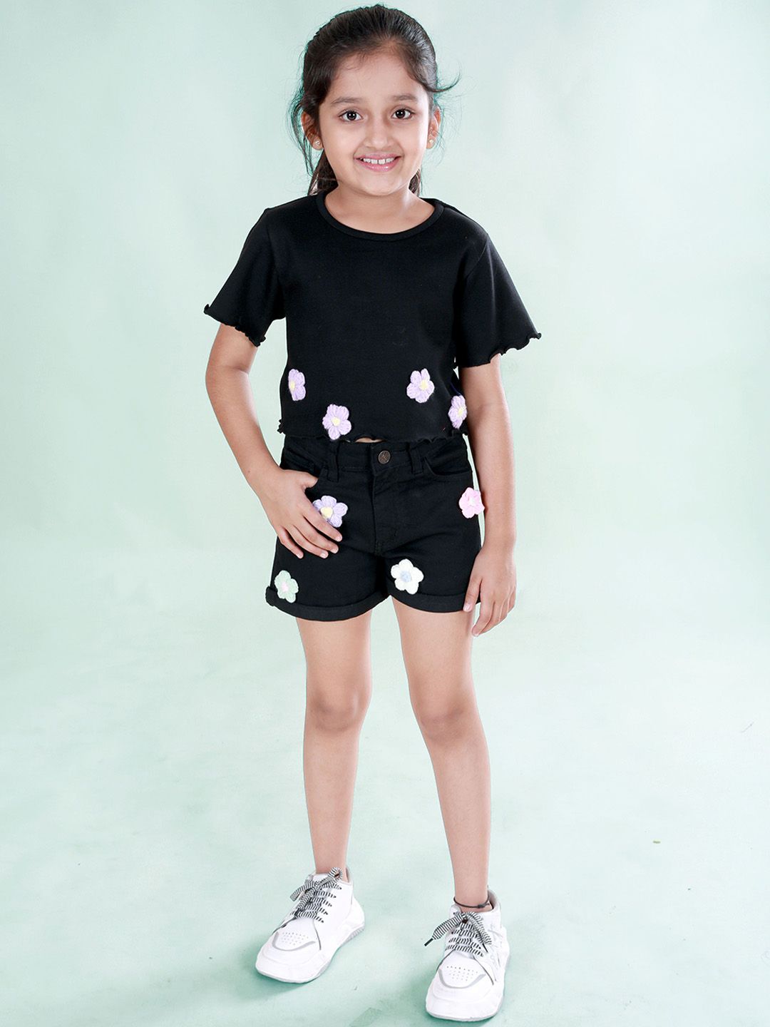 KiddoPanti 3D Crochet Flower T-Shirt With Shorts Clothing Set