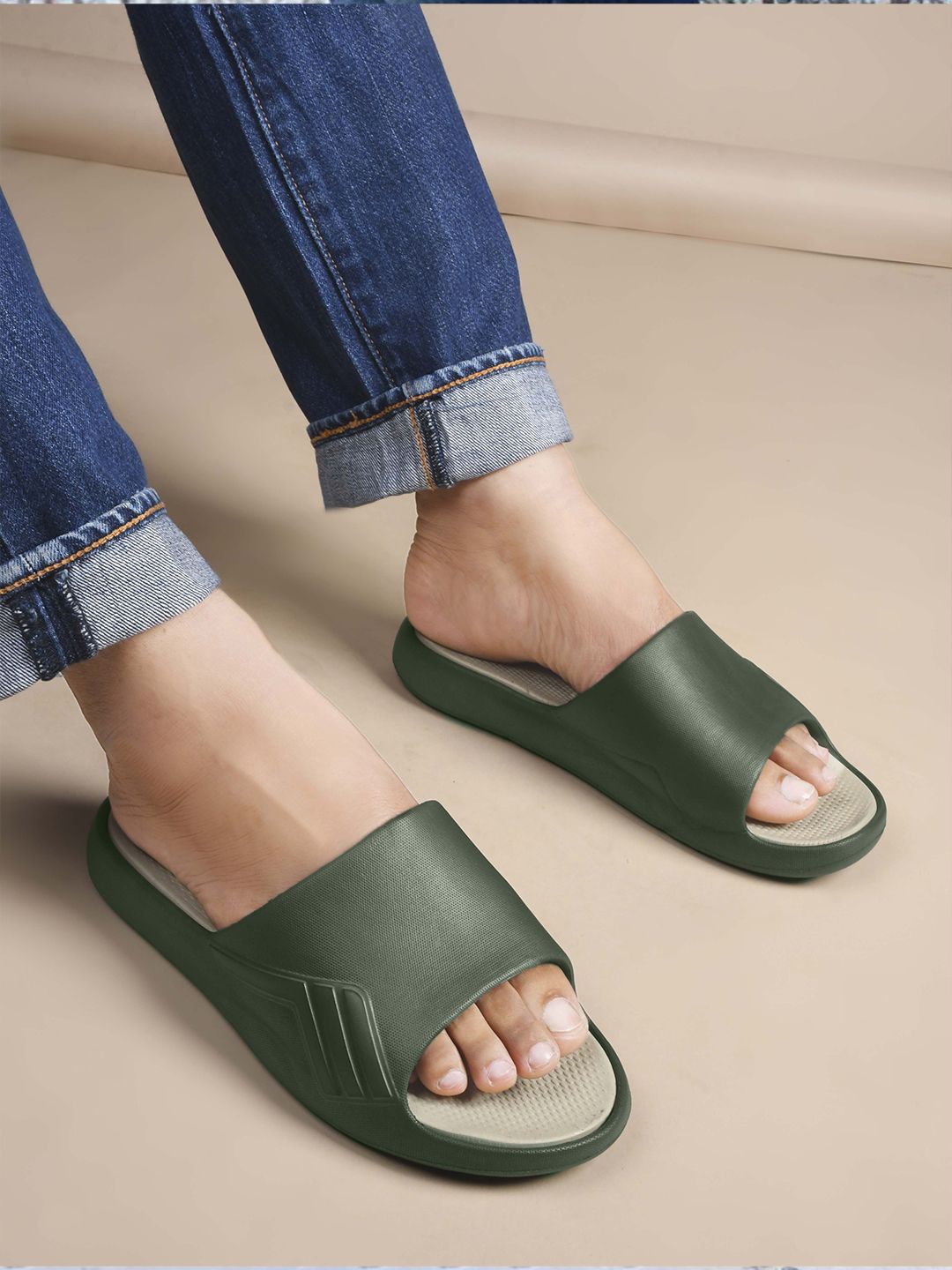 HRX by Hrithik Roshan Men Rubber Sliders