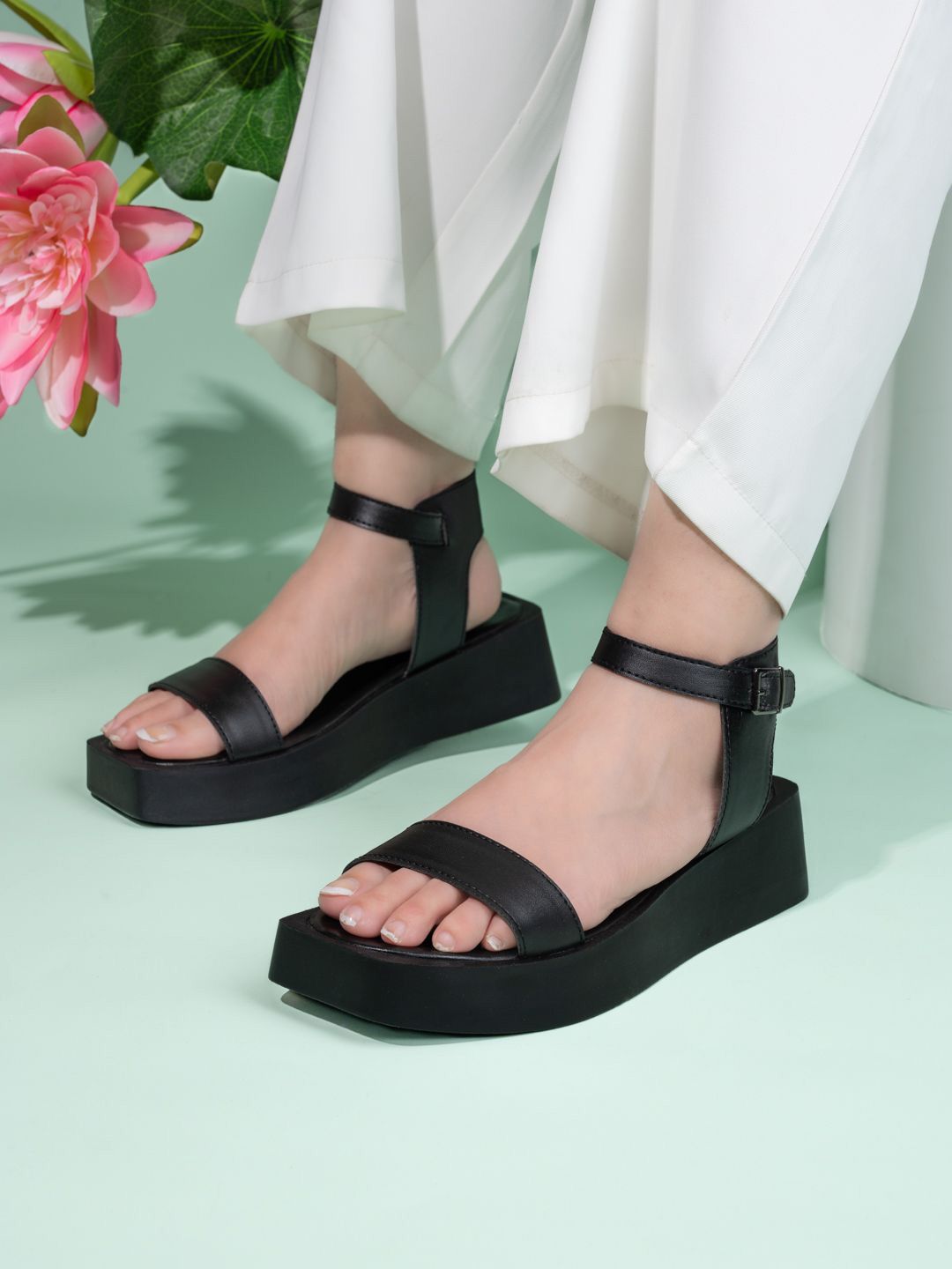 Roadster The Roadster Lifestyle Co. Women Open Toe Wedge Heeled Sandal