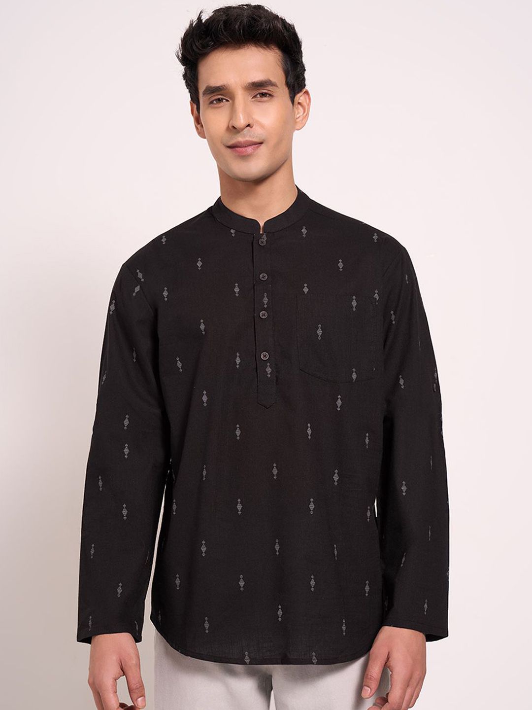 indus route by Pantaloons Geometric Mandarin Collar Roll-Up Sleeves Pure Cotton Kurta