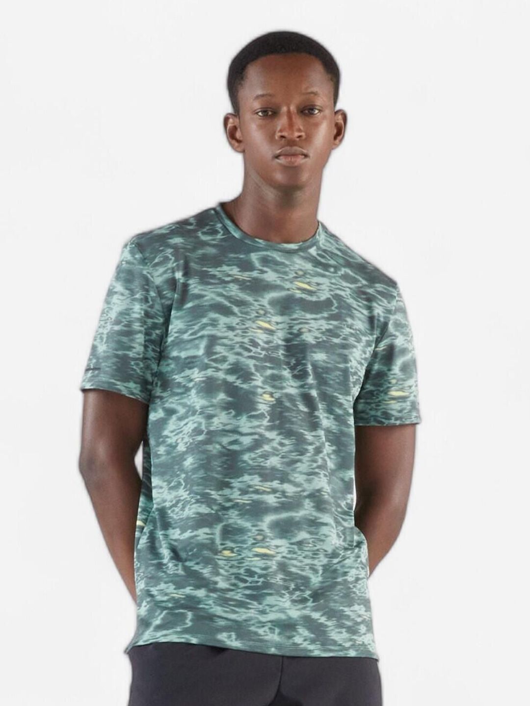 Decathlon Kiprun - Men Frozen Green Run 500 Moisture Management Running T-Shirt