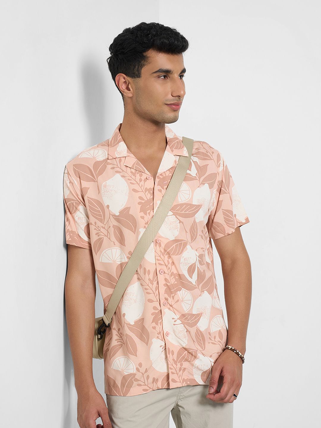 7 Alt by Pantaloons Men Slim Fit Floral Casual Shirt