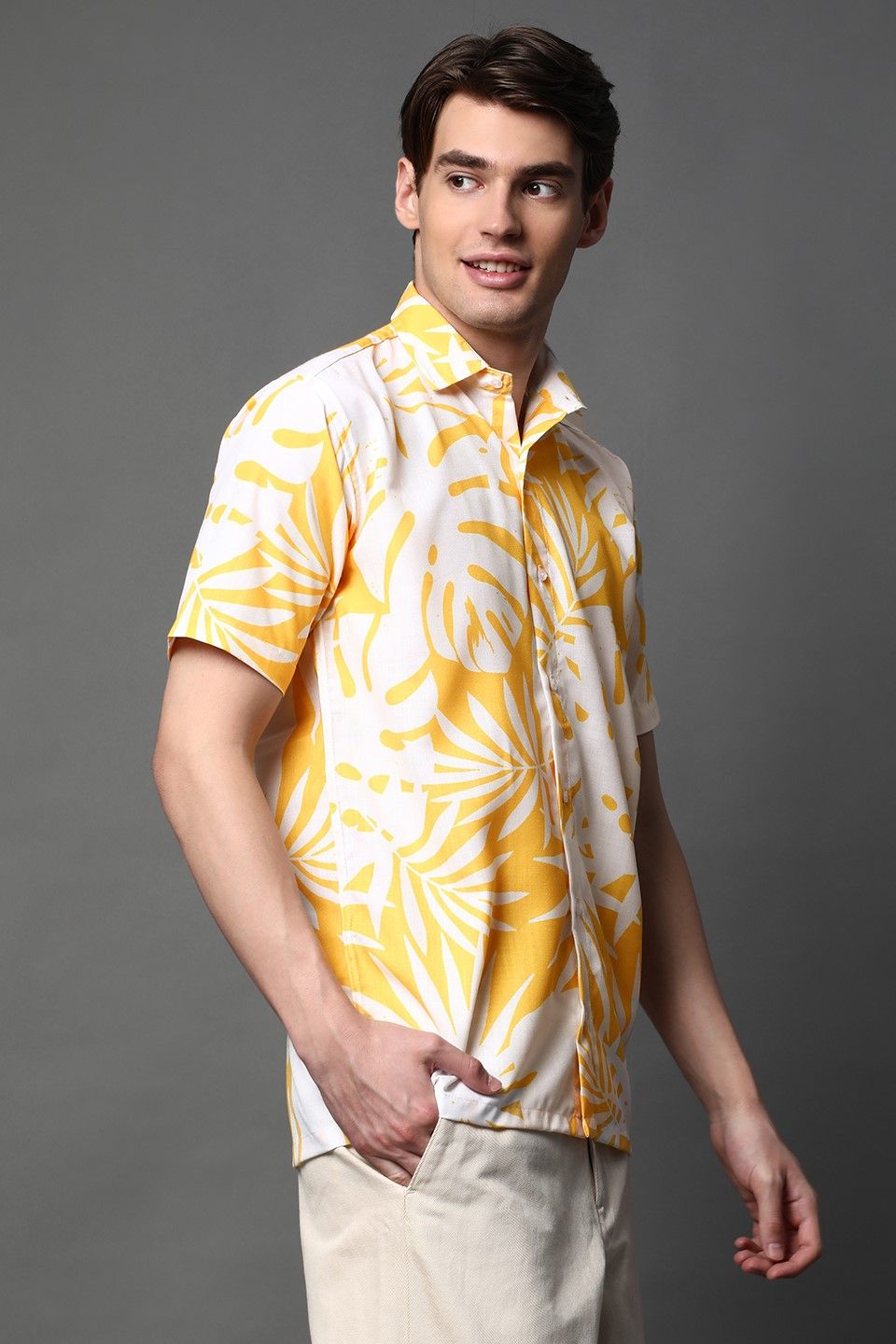 Mast & Harbour Men Relaxed Animal Printed Casual Shirt