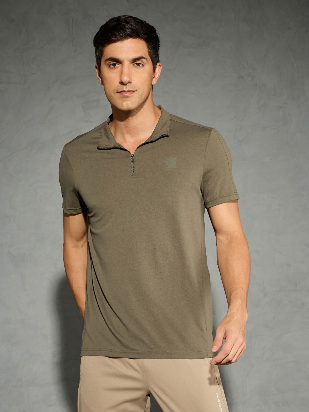 Technosport Men Solid Slim Fit Mock Neck Sports T-shirt with COTFLEX