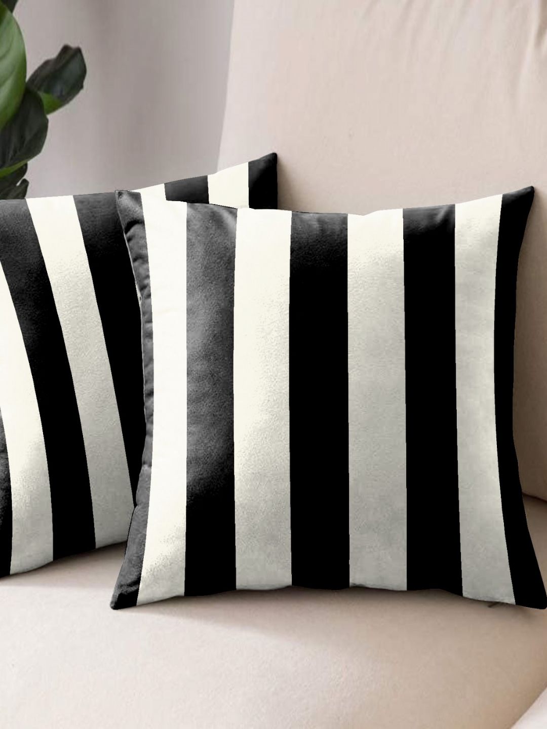 Aura Black & White 2 Pieces Striped Square Cushion Covers