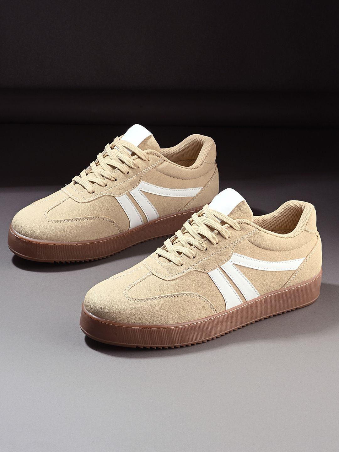 The Roadster Lifestyle Co. Men Lace-Ups Round Toe Sneakers
