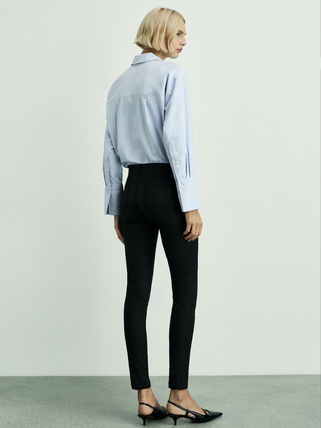 Solid Low-Rise Skinny Fit Jeans