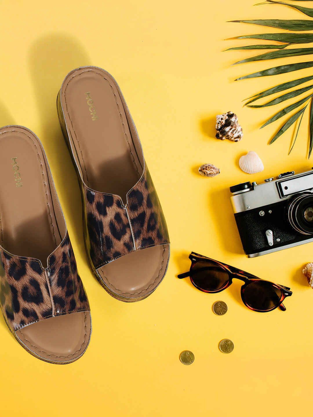 Mochi Mochi Women Printed Kitten Mules