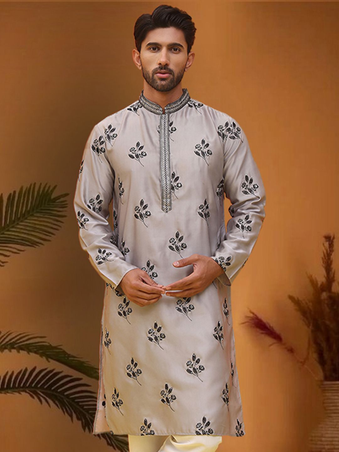 Jompers Men Floral Embroidered Chikankari Kurta