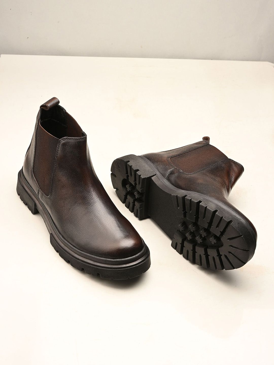 The Roadster Lifestyle Co Men Block-Heeled Chelsea Boots