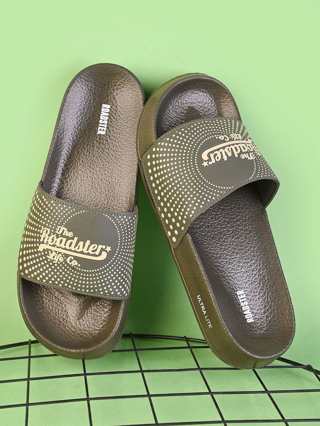 The Roadster Lifestyle Co. Men Casual Sliders