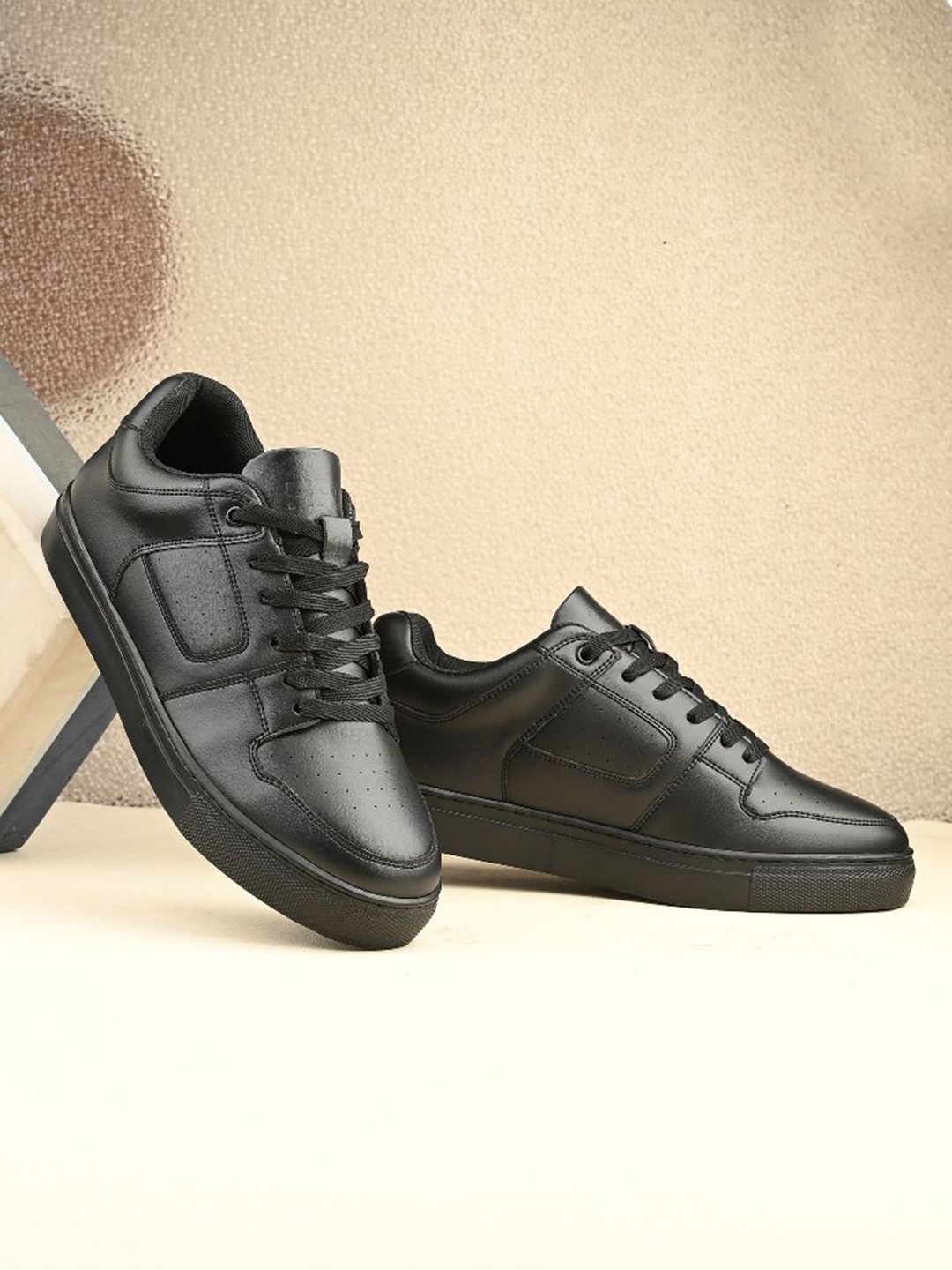 HRX by Hrithik Roshan Men Solid Sneakers Casual Shoes