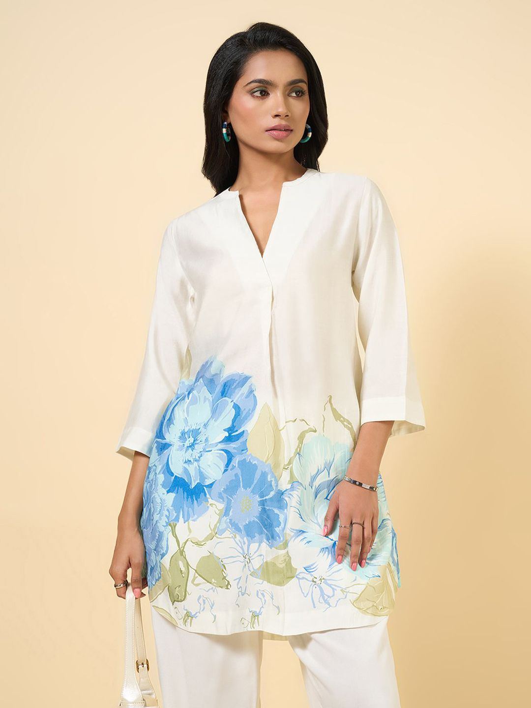 Marigold Women Lane Printed V-Neck Tunic