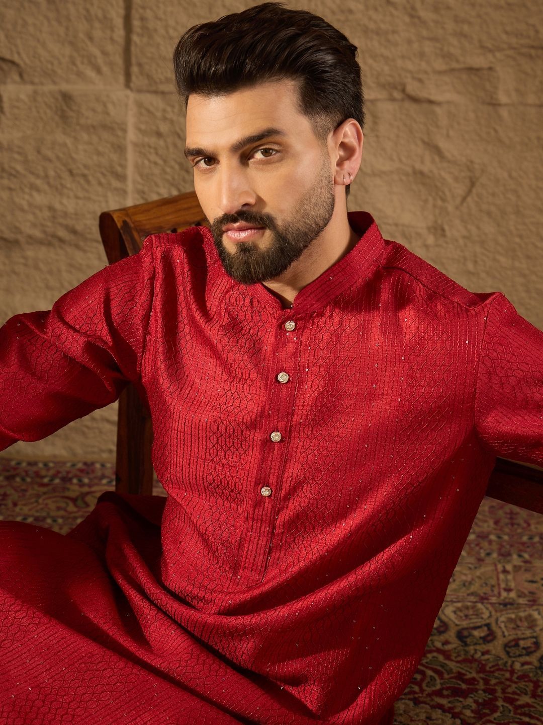Ethnic Bay Geometric Embroidered Mandarin Collar Kurta