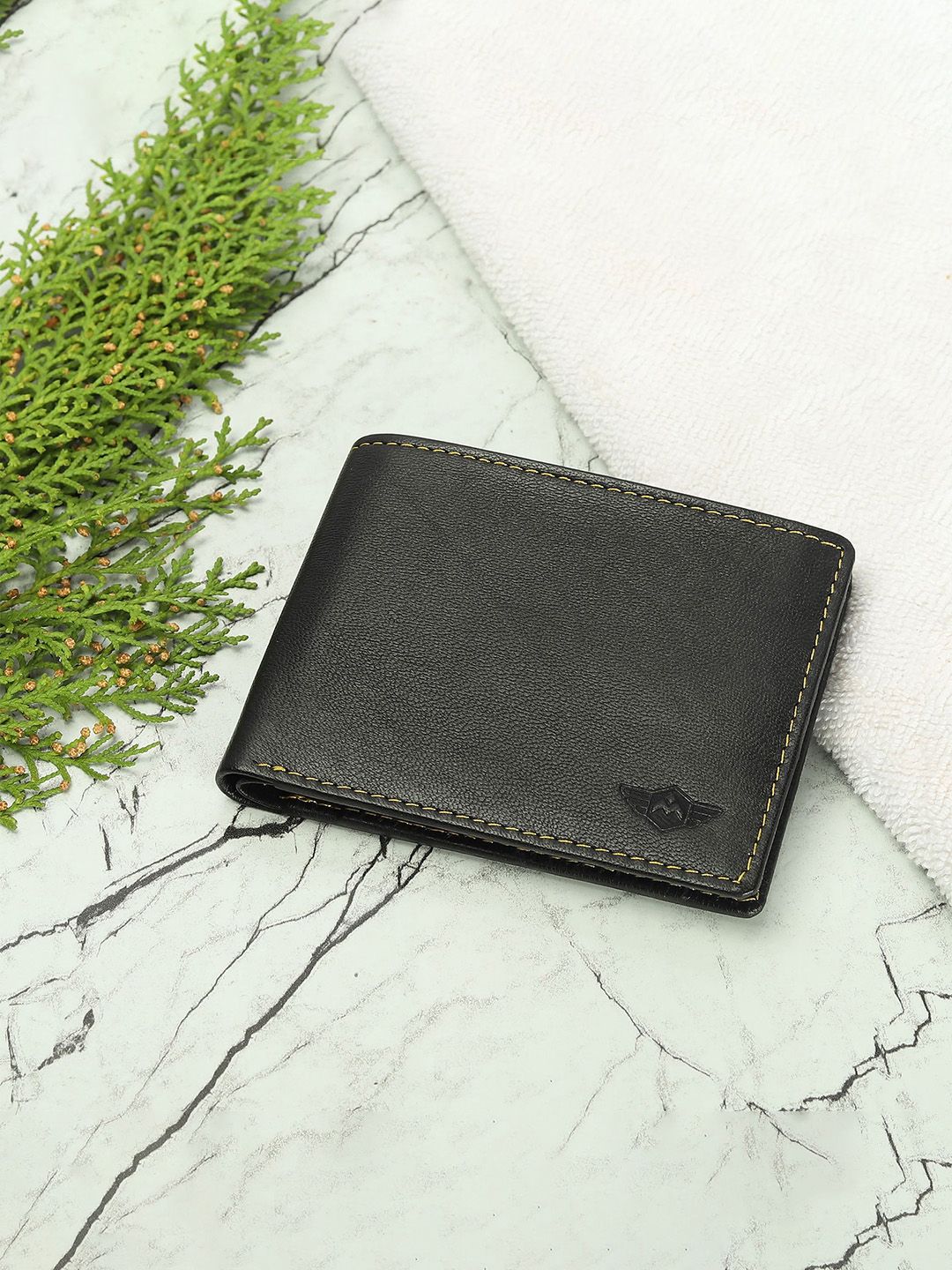 Metronaut Men Leather Two Fold Wallet