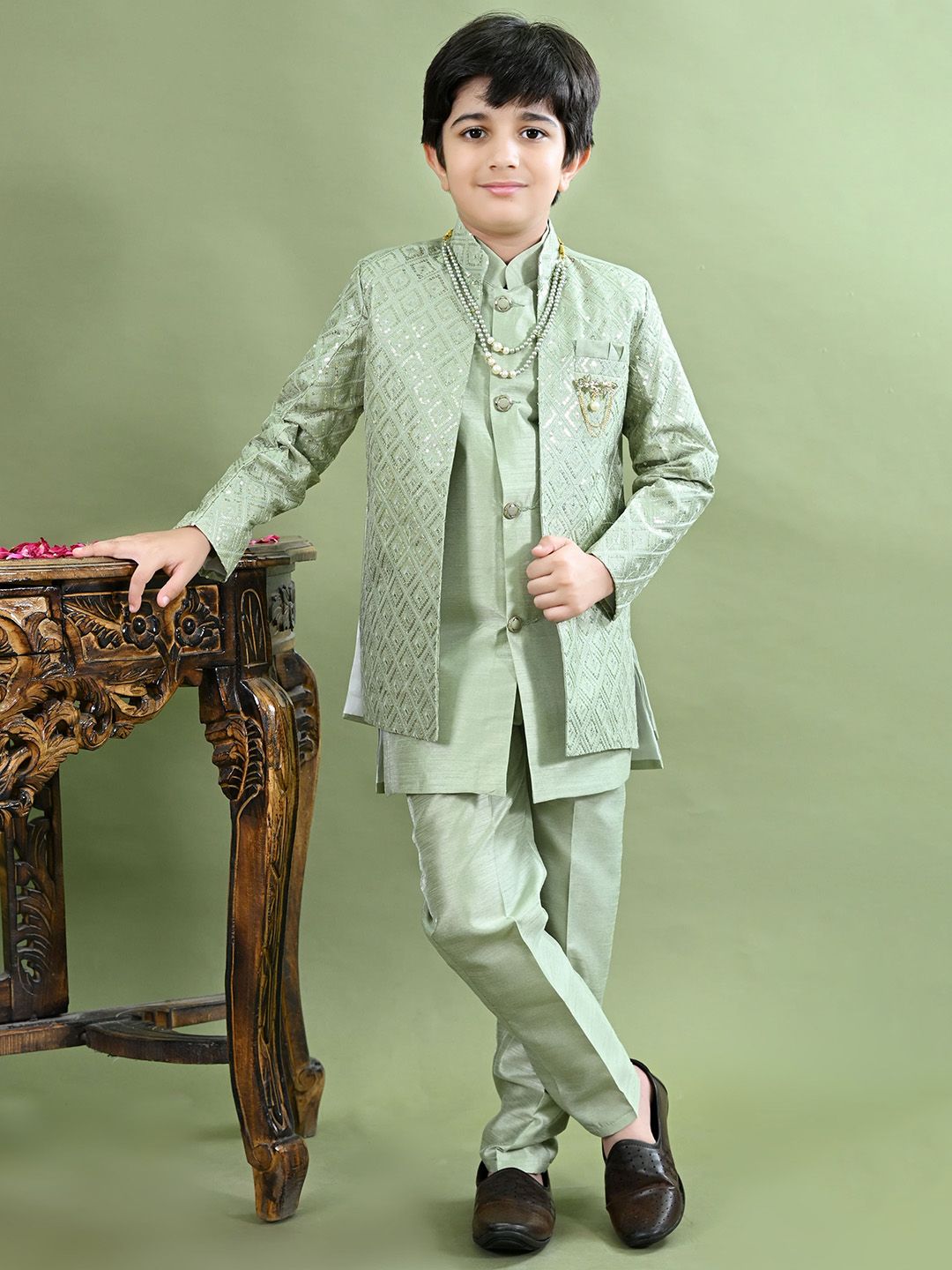 BT DEZINES Boys Geometric Embroidered Sequined Sherwani Set