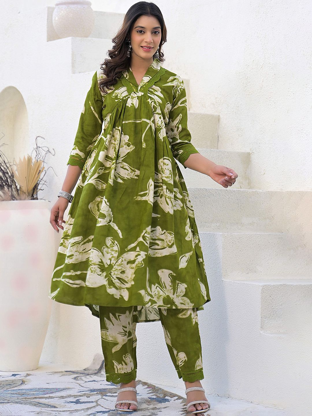 Peachmode Floral Printed V-Neck A-Line Kurta With Trousers