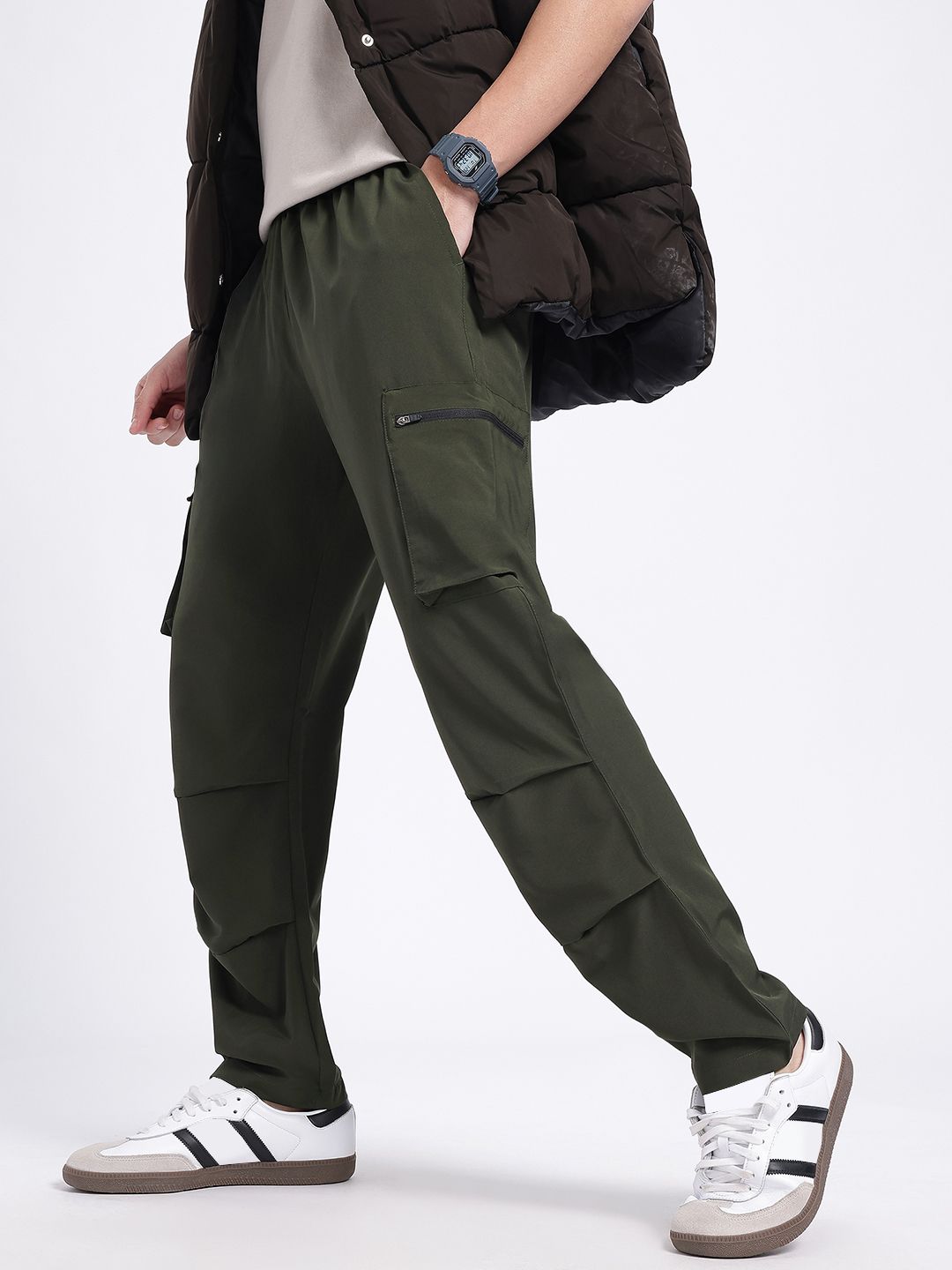 glitchez Men Regular Fit Cargo Trousers deal from myntra