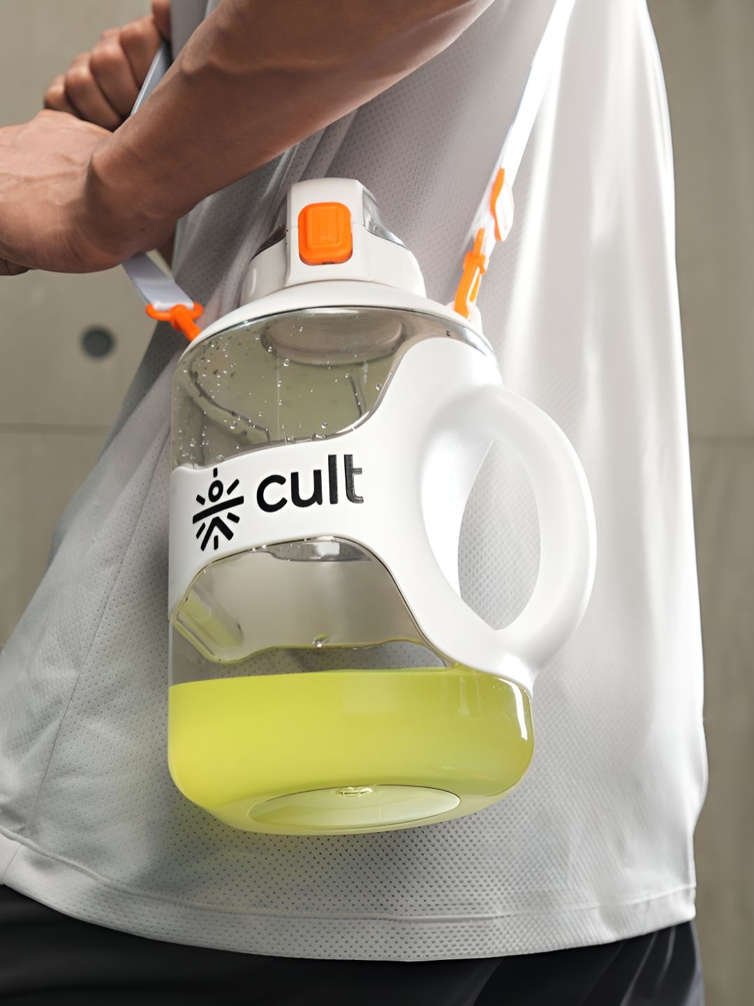 CULT White Gallon Bottle 2.2L Unisex