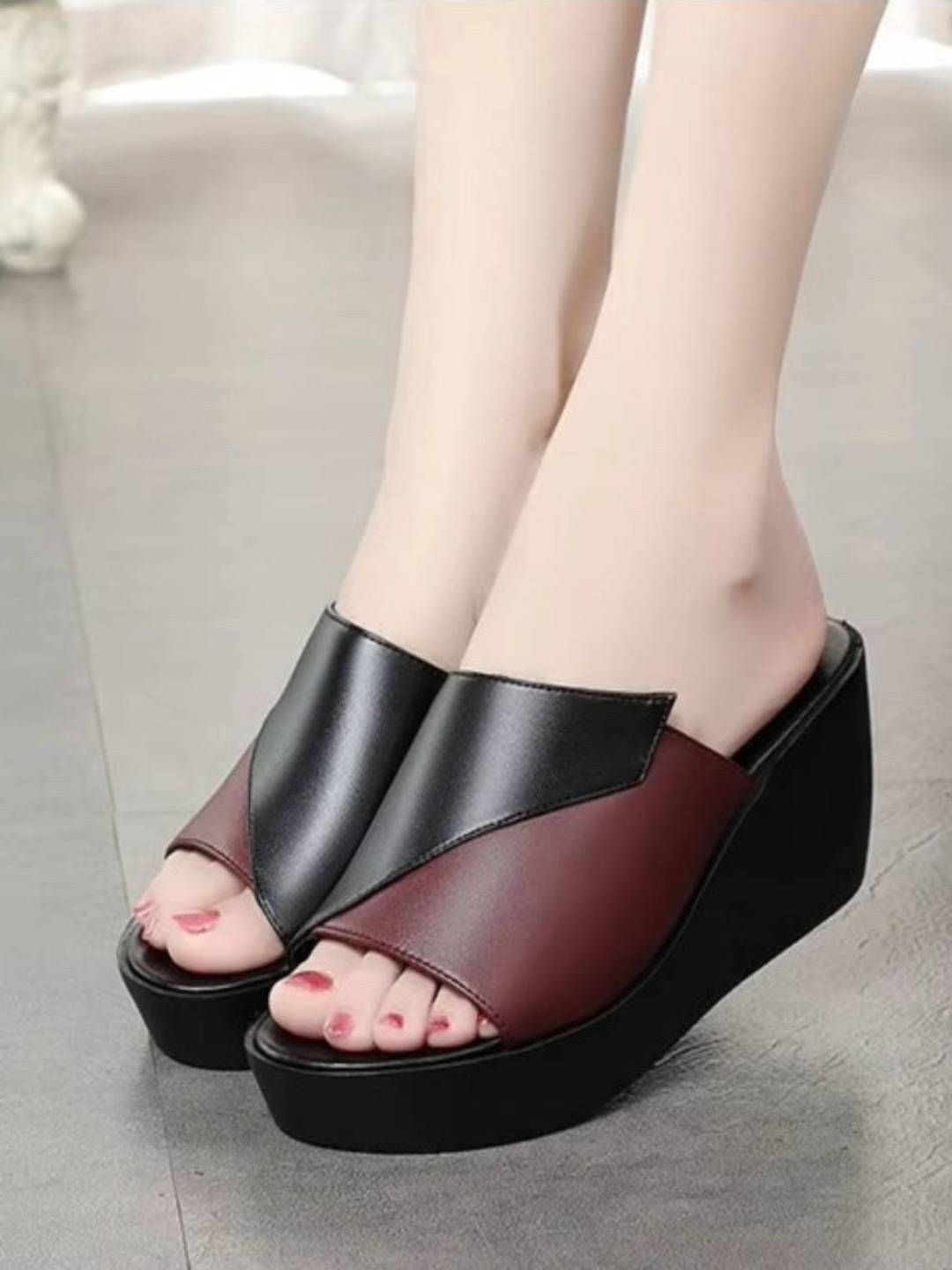 GLO GLAMP Women Noir Burgundy Lift Wedge Sandals