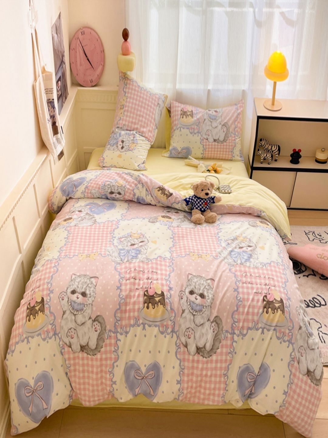 JC HOME Yellow & White Self Design Polycotton 4 Piece Double King Regular Bedding Set