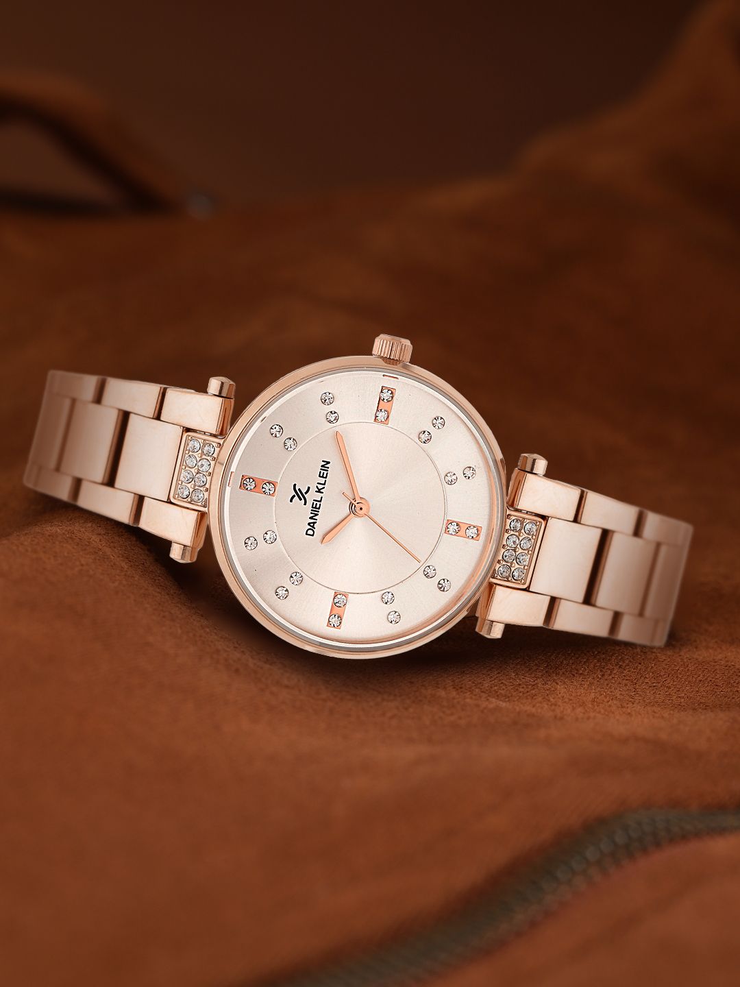 Daniel Klein Women Silver-Toned Analogue Watch DK11328-3 deal from myntra