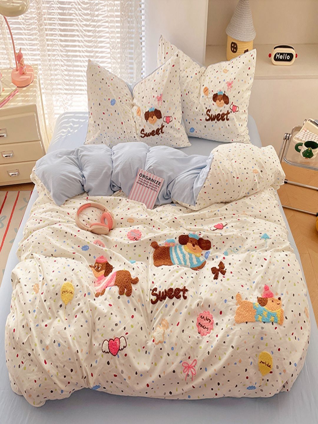 JC HOME Blue & White 4 Pieces Cartoon Characters Printed Double King Bedding Set