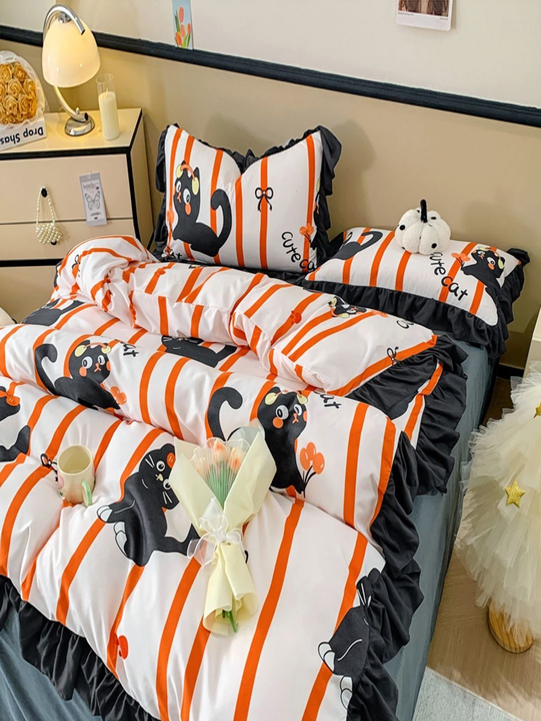 JC HOME Grey & White 4 Pieces Cartoon Characters Double King Bedding Set